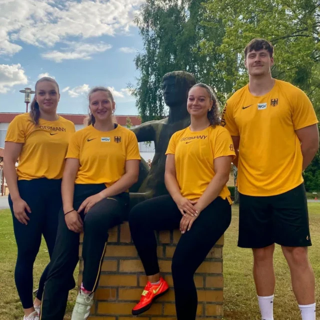 Heute startet die U23 EM in Bergen /Norwegen!

Direkt am erste Tag der Europameisterschaft geht es für 3 vom 4 Athleten unseres Vereins in die Qualifikationsrunden

09.55 Uhr Diskus MU23 @steven.rchtr 
10.30 Uhr Kugel WU23 @jolina_lng 
12:45 Uhr Hammerwurf WU23 @jd_psn 

Am Samstag zieht @lea_bork_04 um 11.50 Uhr mit der Quali im Diskus der WU23.

Wir wünschen euch viel Erfolg 🥰

Ihr wollt die Wettkämpfe live verfolgen?
➡️ www.european-athletics.com