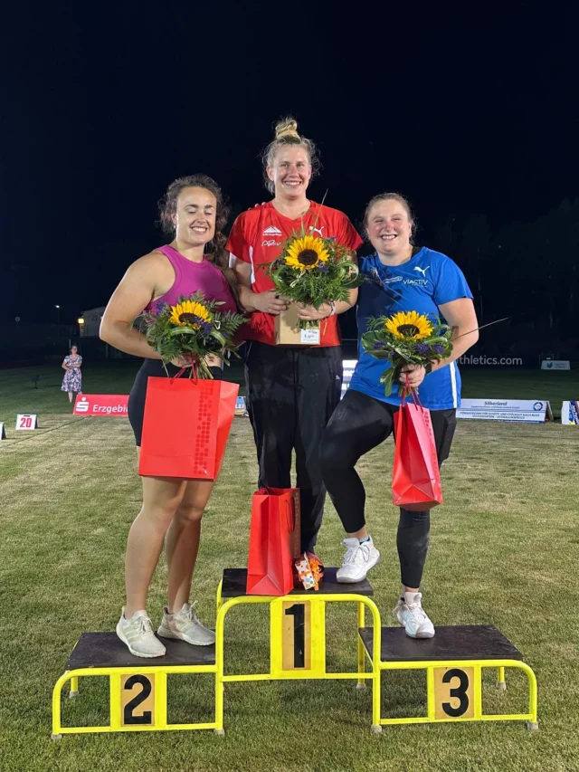 ✨WELTKLASSELEISTUNGEN VEREDELN DEN 22. THUMER SPARKASSEN WERFERTAG✨

🔥 NEUER MEETINGREKORD von Henrik Janssen (SC Magdeburg) mit 67,15m im Diskuswurf

🔥 Steven Richter mit Top-Ergebnis im Diskuswurf (66,19m)

🔥 Heimsieg für Katharina Maisch im Kugelstoßen (18,52m) 

🔥 Jada Julien überzeugte mit starken 67,34m im Hammerwurf

🔥 Grundschule Thum sicherte sich erneut den Sieg im Schlagballcup 

🙏🏻 DANKE an alle Helfer, Kampfrichter, Organisatoren und Sponsoren 

👉🏼 Ein kompletter Bericht befindet sich auf unserer Hompage #lv90erzgebirge 

#competition #europeanathletics #thumerwerfertag2025 #athletics #trackandfieldlife #discusthrow #shotput #hammerthrow #javelinthrow